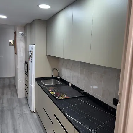 Apestrella Apartman *